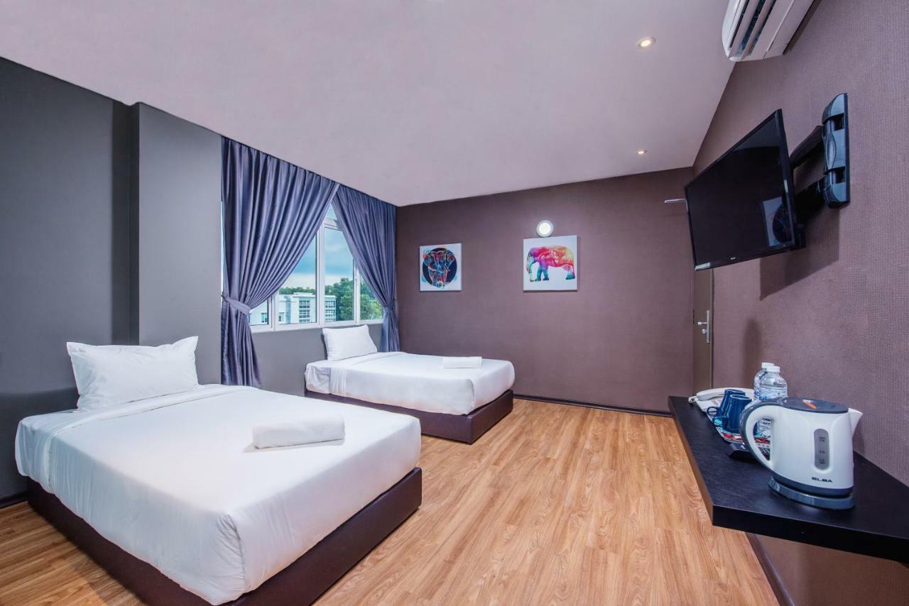 Nap Hotel Джохор Бахру Екстериор снимка