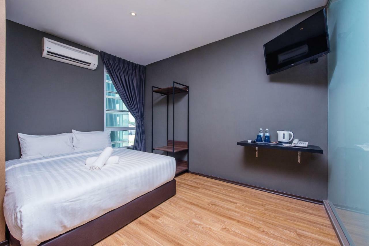 Nap Hotel Джохор Бахру Екстериор снимка