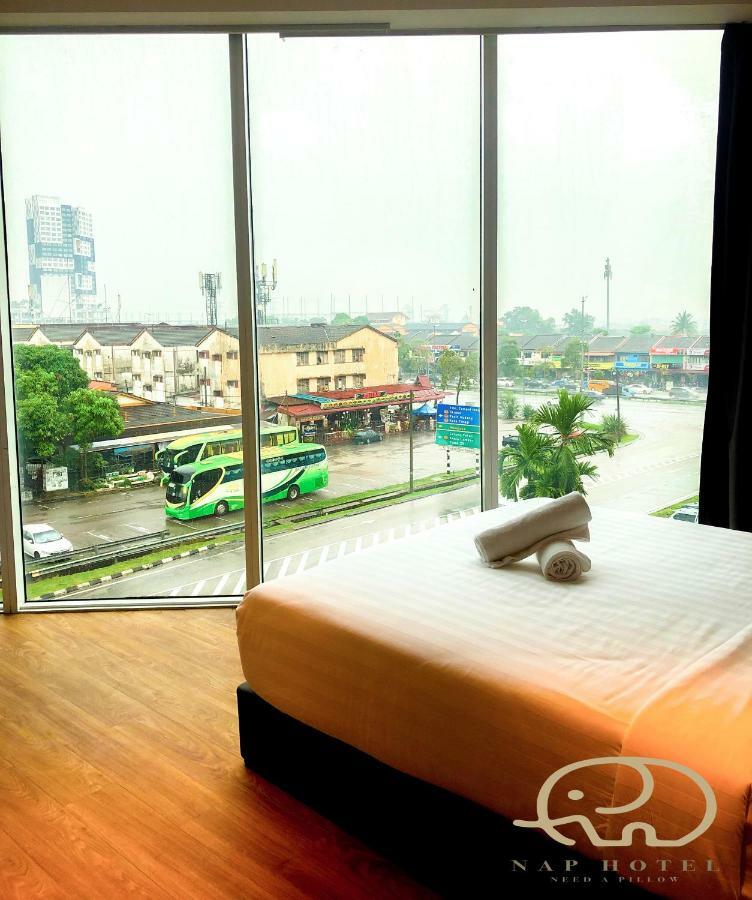 Nap Hotel Джохор Бахру Екстериор снимка