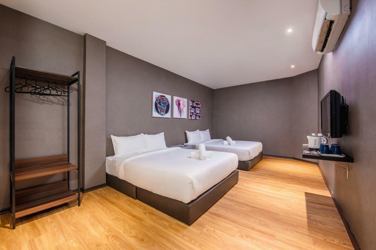 Nap Hotel Джохор Бахру Екстериор снимка